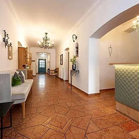 Post St. Martin Am Tgb. Bed & Breakfast *